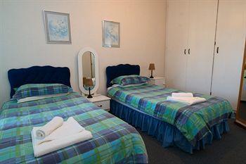 First Group Palm Park Apartment Margate Bagian luar foto