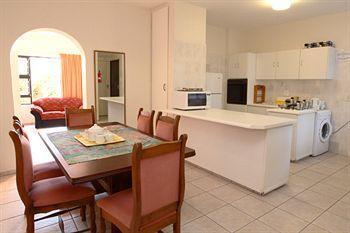 First Group Palm Park Apartment Margate Bagian luar foto